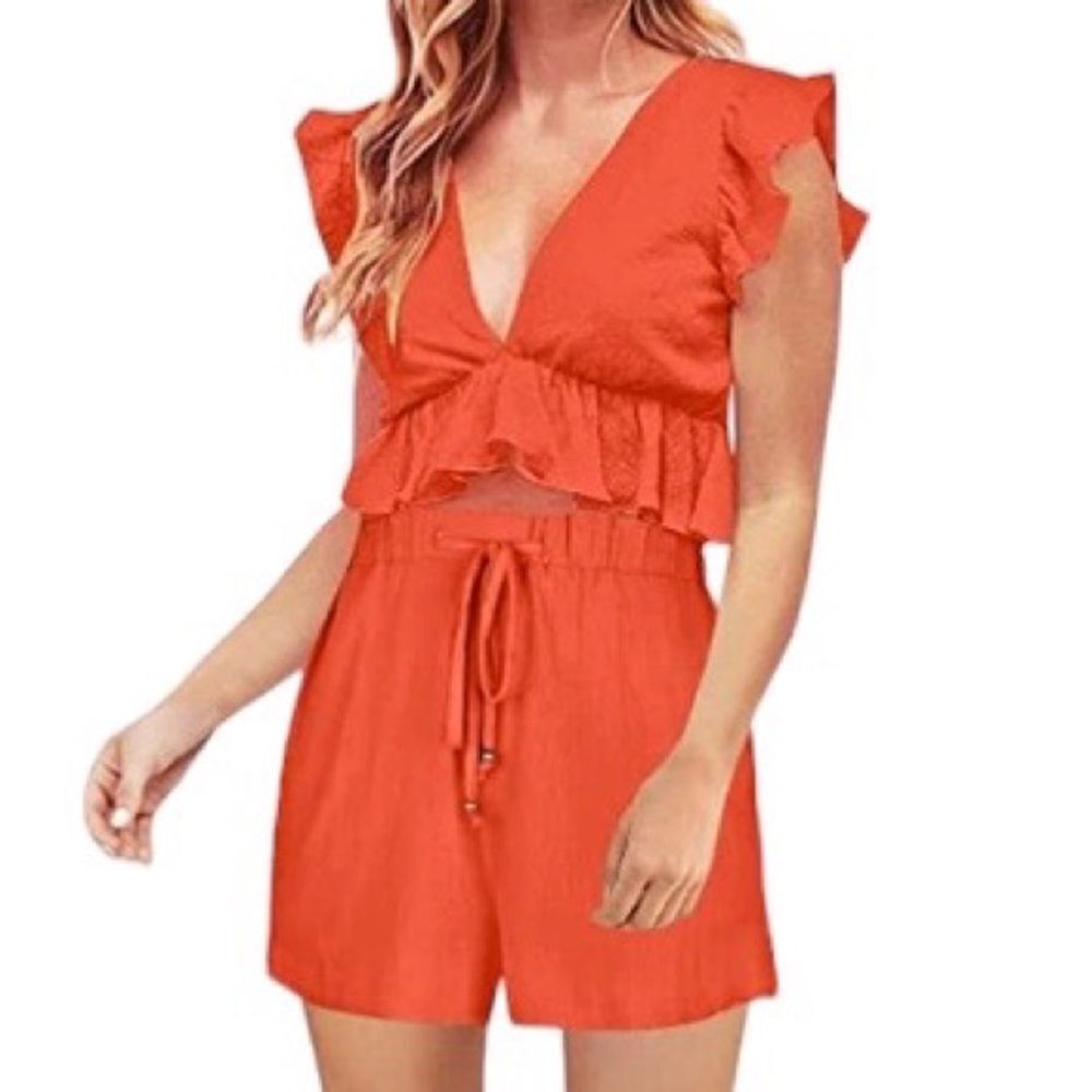 FANCYINN Women’s Deep V-Neck Ruffle Feminine Crop Top Size XL New With Tags